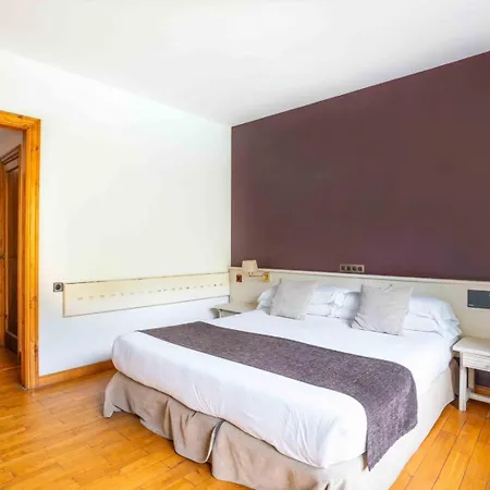 Els Avets Hotel 3*